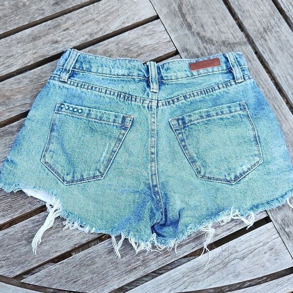 Blank NYC Pin Up High Rise Shorts 24 - Picture 3 of 6